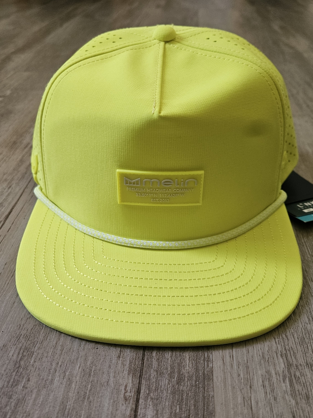 NWT Melin Hydro Coronado Links Colletion Neon Yellow Performamce Snapback Hat